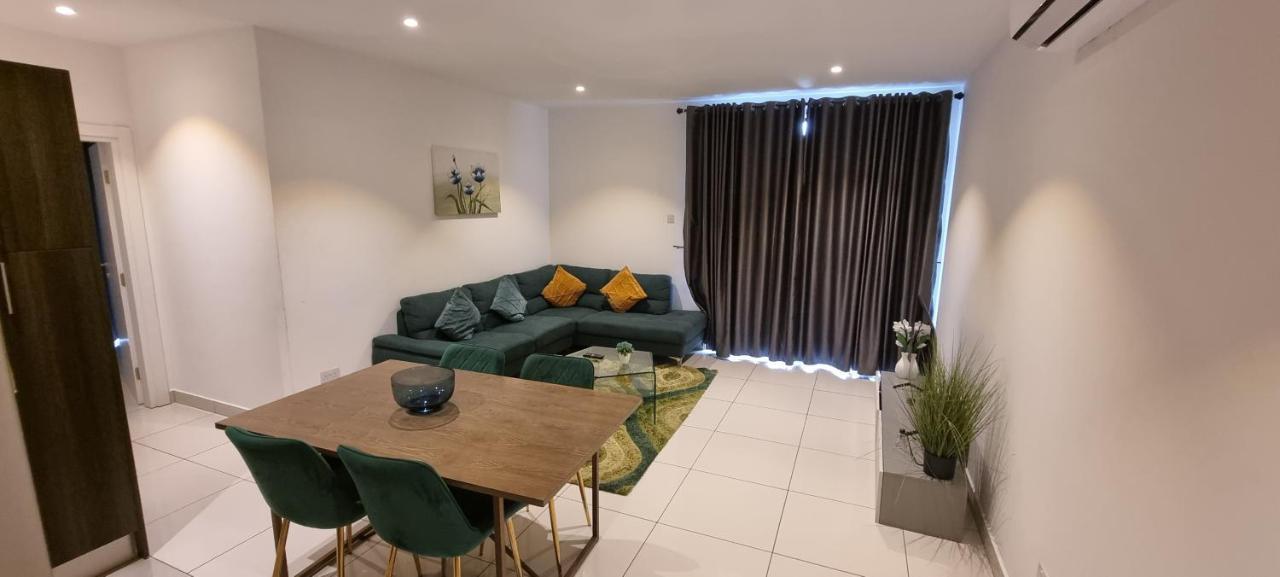 Embassy Gardens Luxury Suites Cpg 아크라 외부 사진