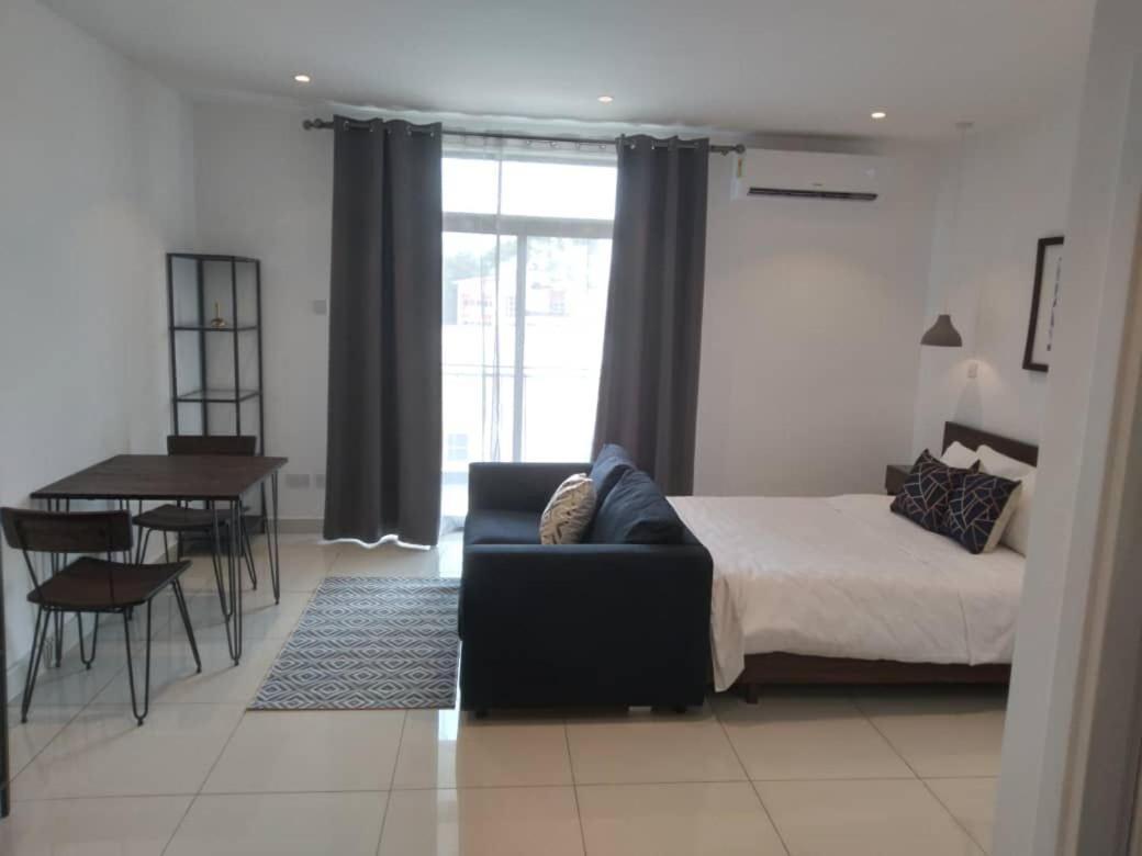 Embassy Gardens Luxury Suites Cpg 아크라 외부 사진