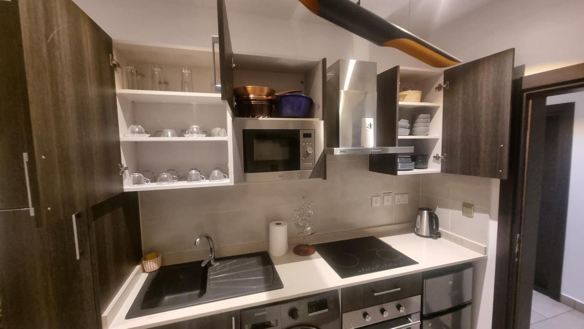 Embassy Gardens Luxury Suites Cpg 아크라 외부 사진