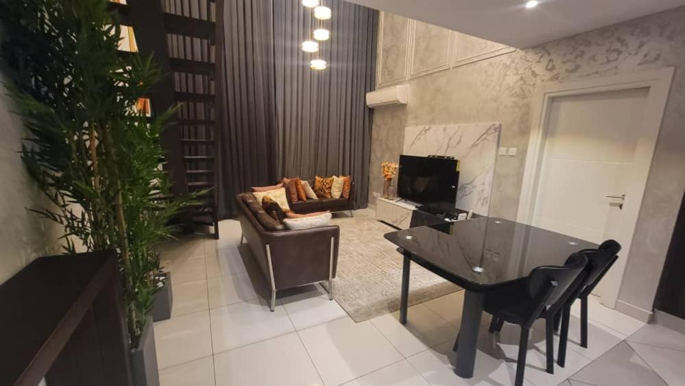 Embassy Gardens Luxury Suites Cpg 아크라 외부 사진