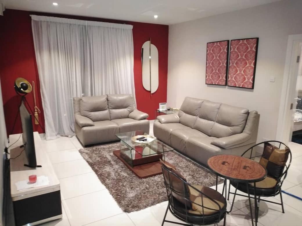 Embassy Gardens Luxury Suites Cpg 아크라 외부 사진